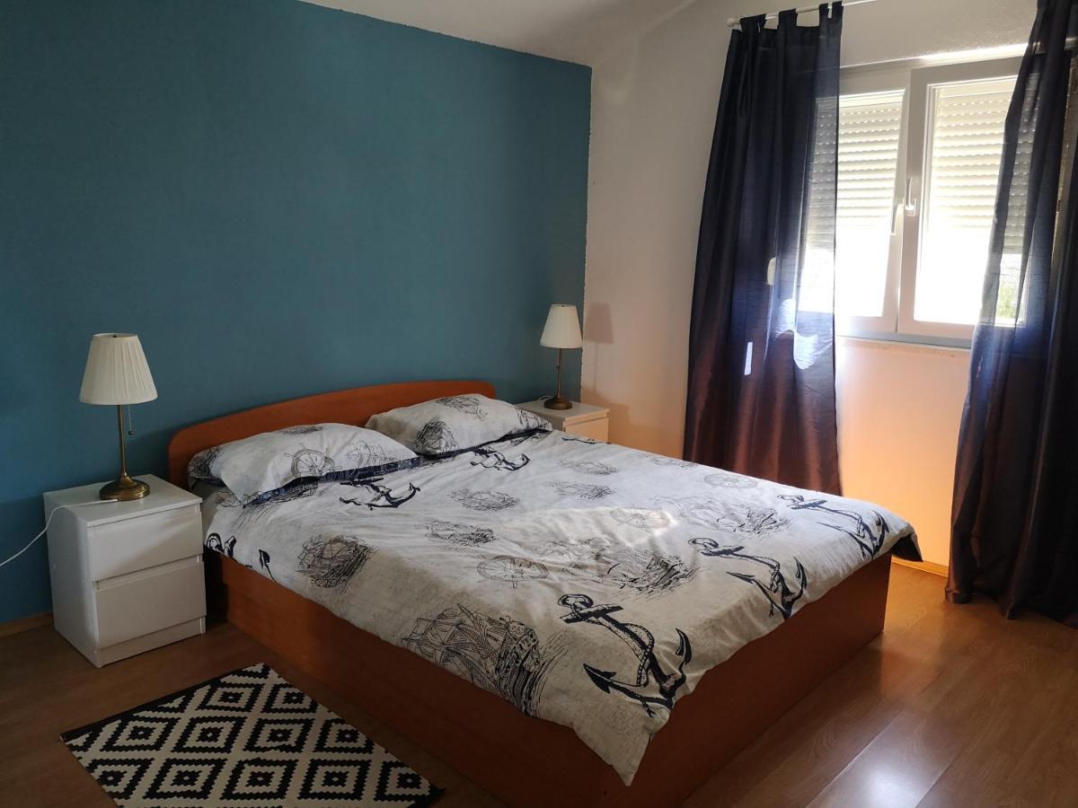 Apartmani Ljuba โรกอซนิซา ภายนอก รูปภาพ